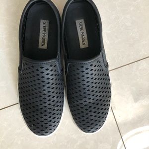 Steve Madden SlipOns